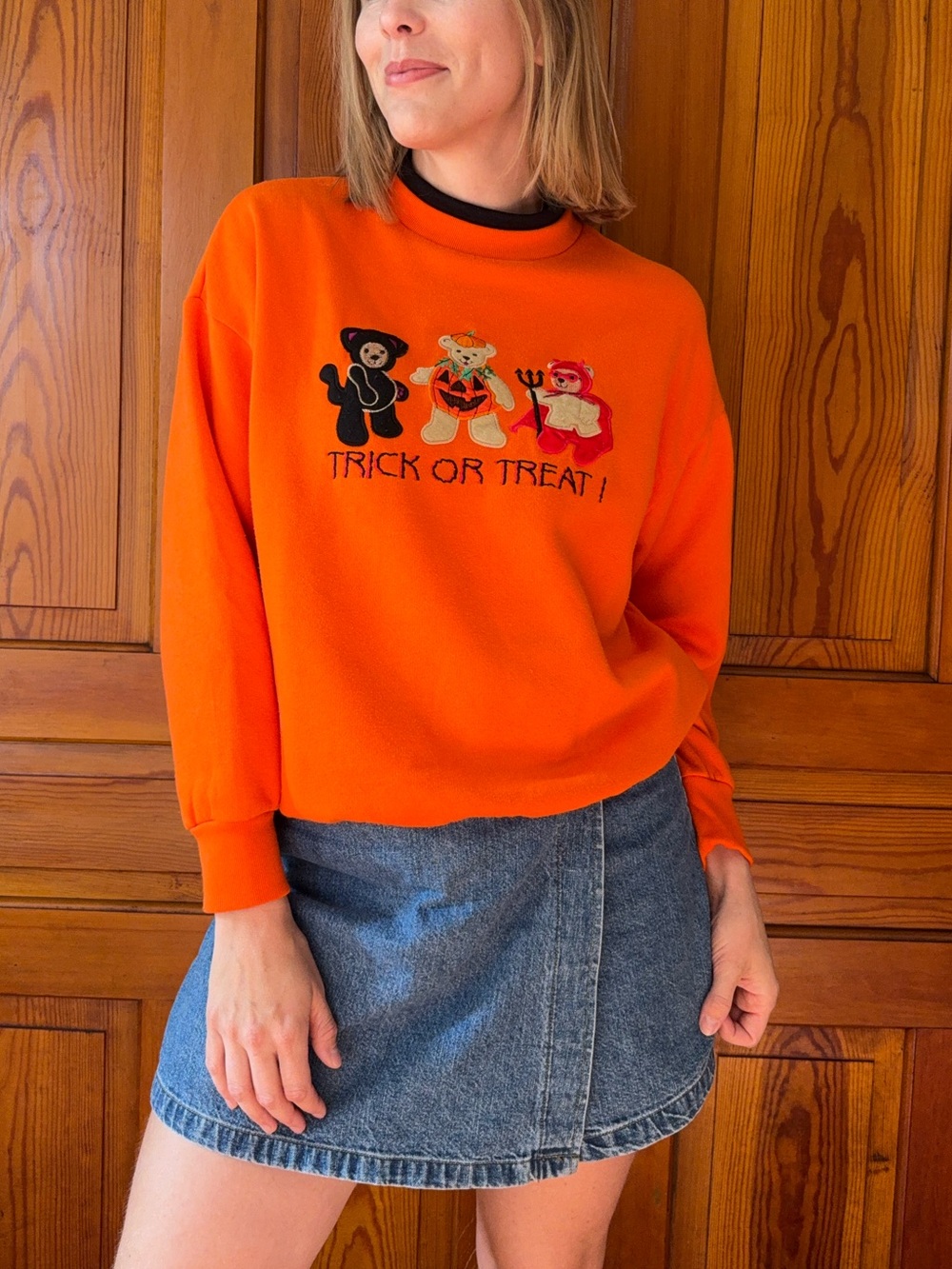 Basic Editions 90s Orange Halloween Embroidered Sweatshirt